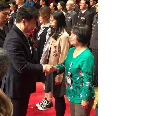 第76屆兵役節表揚大會　苓雅區公所洪惠美獲頒三等役政獎...