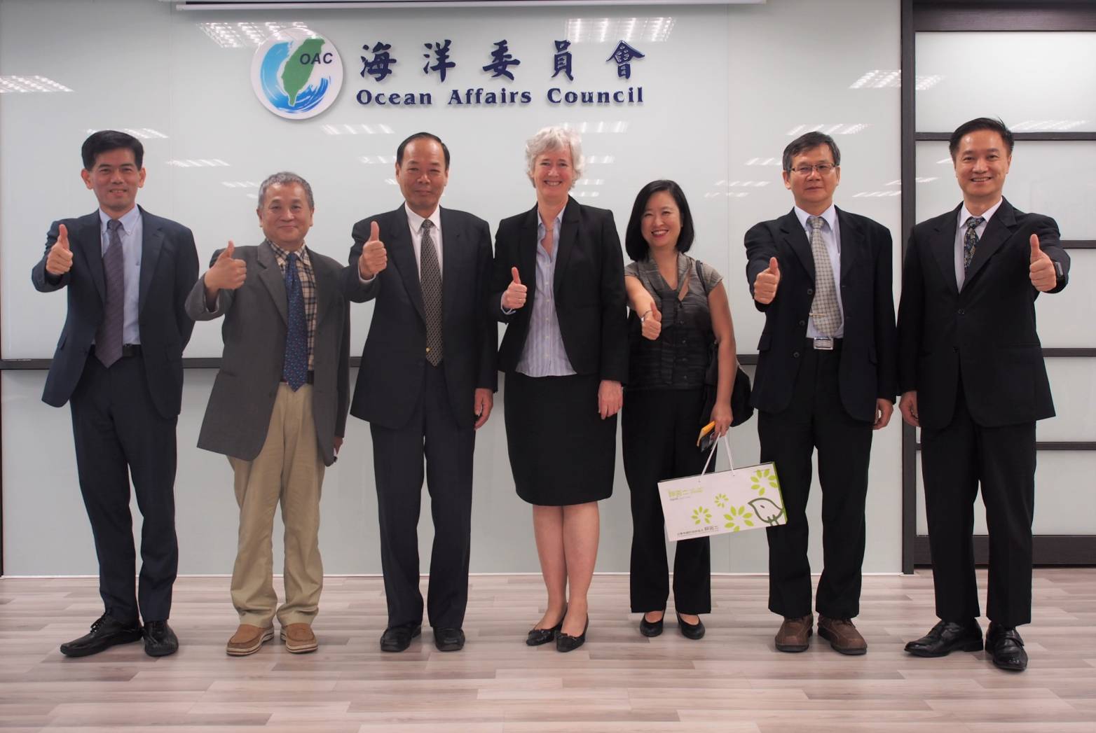 英國在台代表拜會李仲威　盼更多海洋事務合作交流...