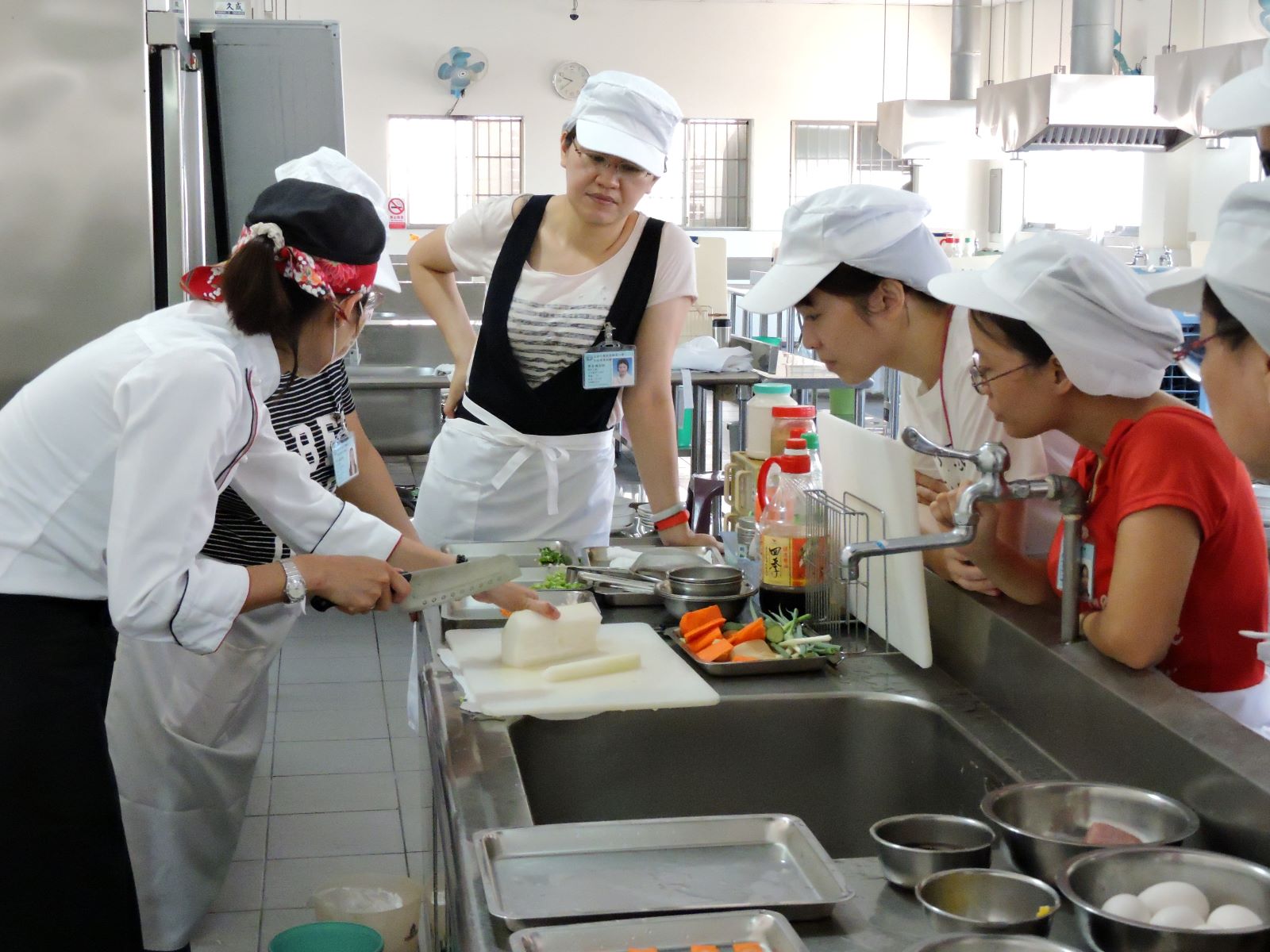 勞工局與多家單位合作開辦職訓班　高市府補助8成的訓練費...