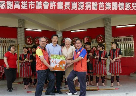 高雄市議會採購3公噸芭樂　捐贈弱勢團體...