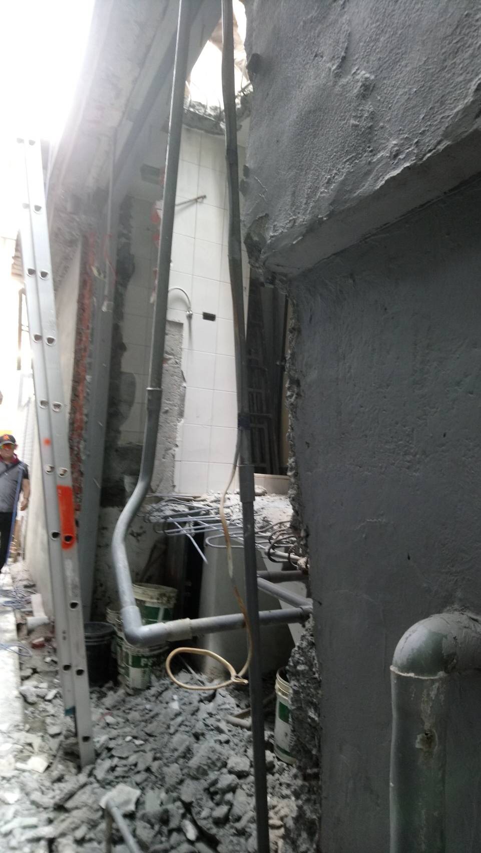 用戶接管遇側後巷違建　水利局將排除障礙...