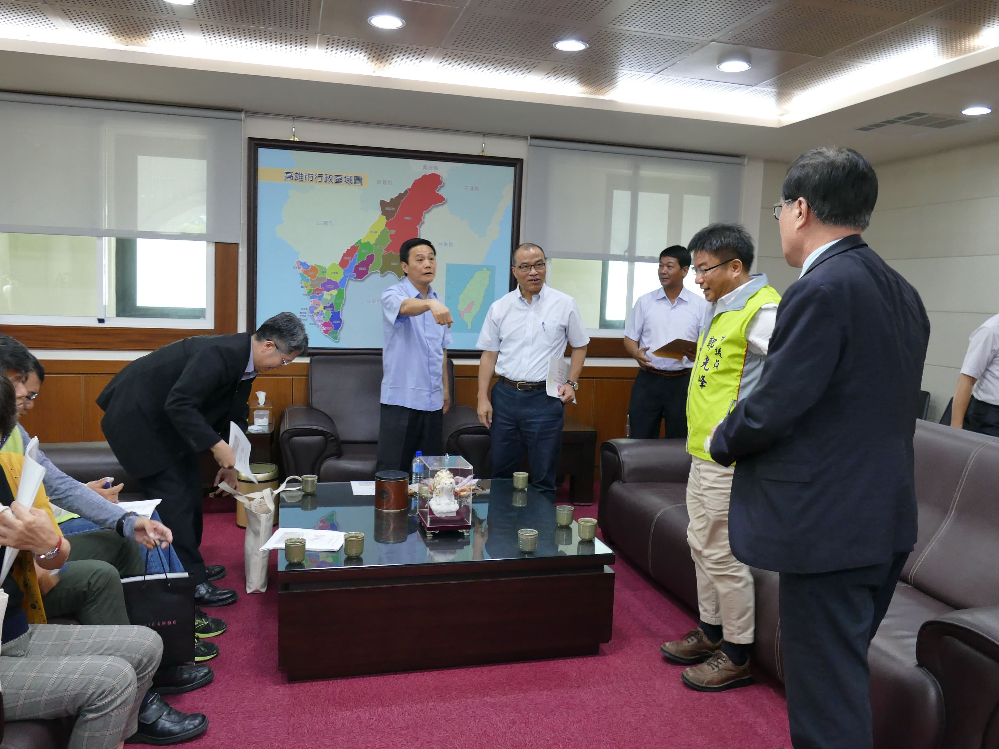 許議長邀集市府首長及議員關切登革熱疫情...