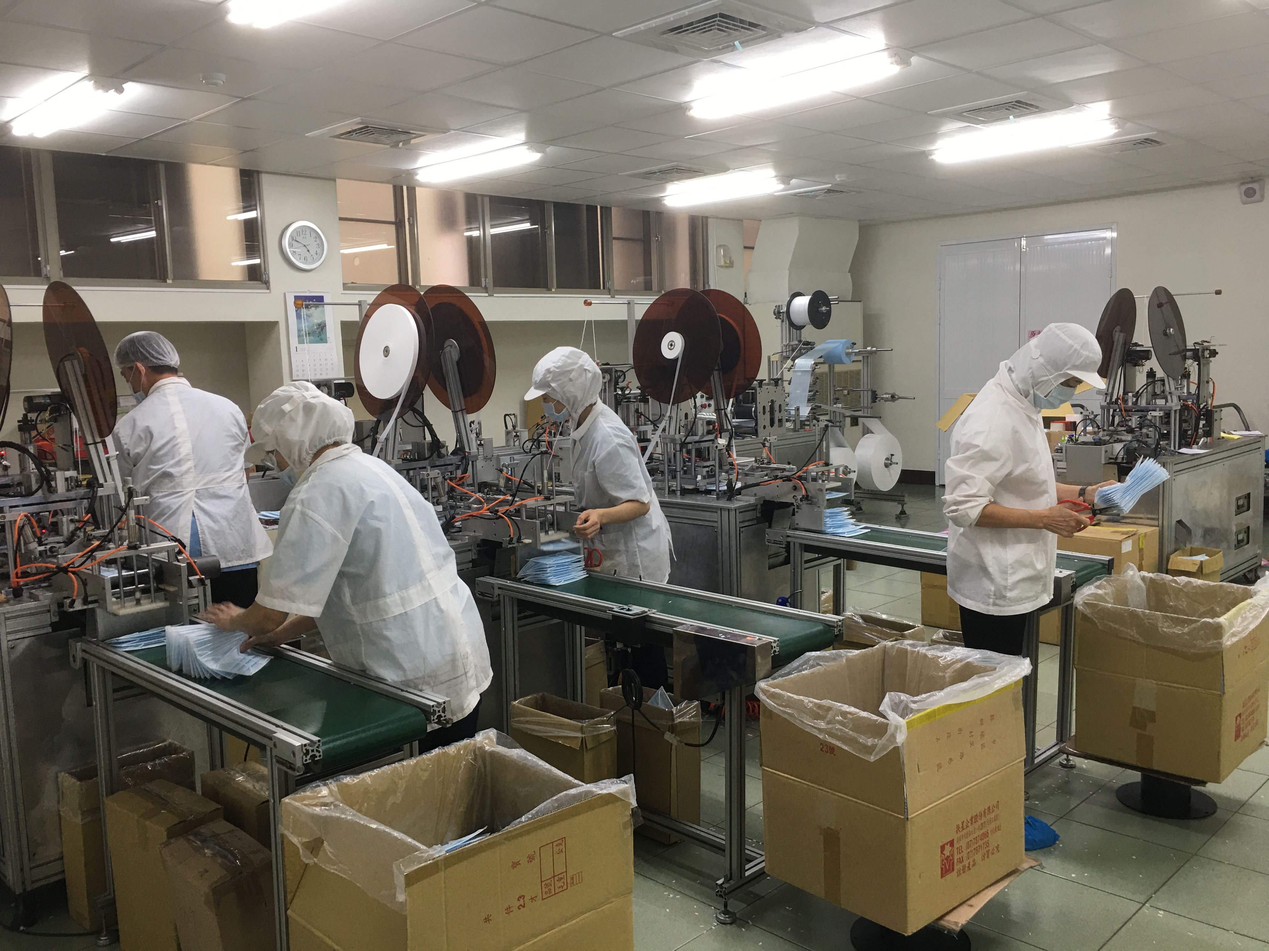 高雄口罩工廠提早開工  一起為防疫努力...