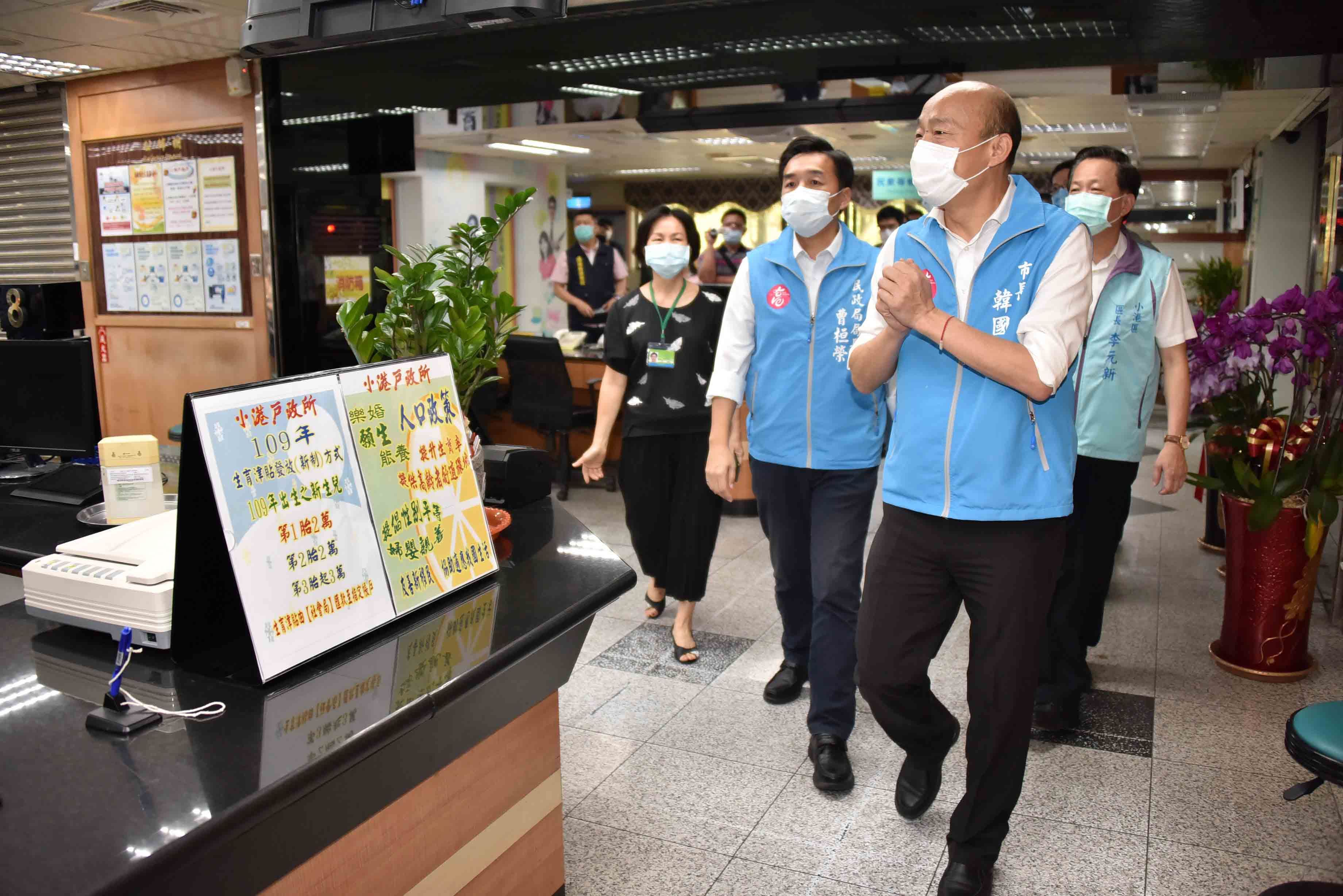 高市緊盯防疫工作  韓國瑜視察確診者活動足跡點...