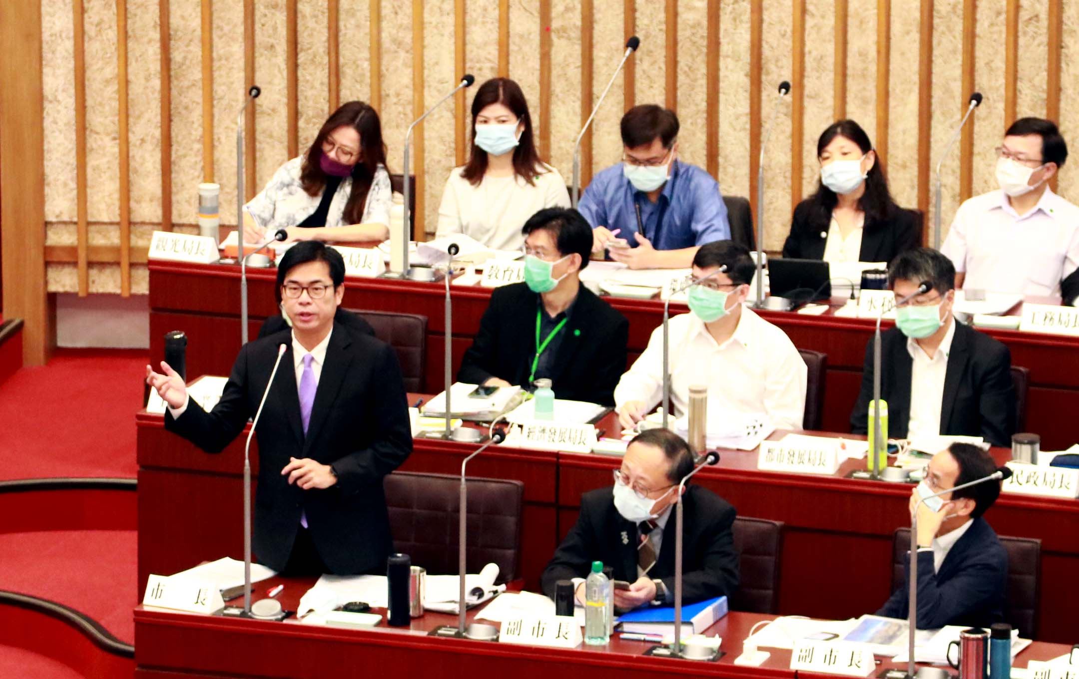 高市提升學子英語能力  陳其邁：預算及課程時數只增不減...