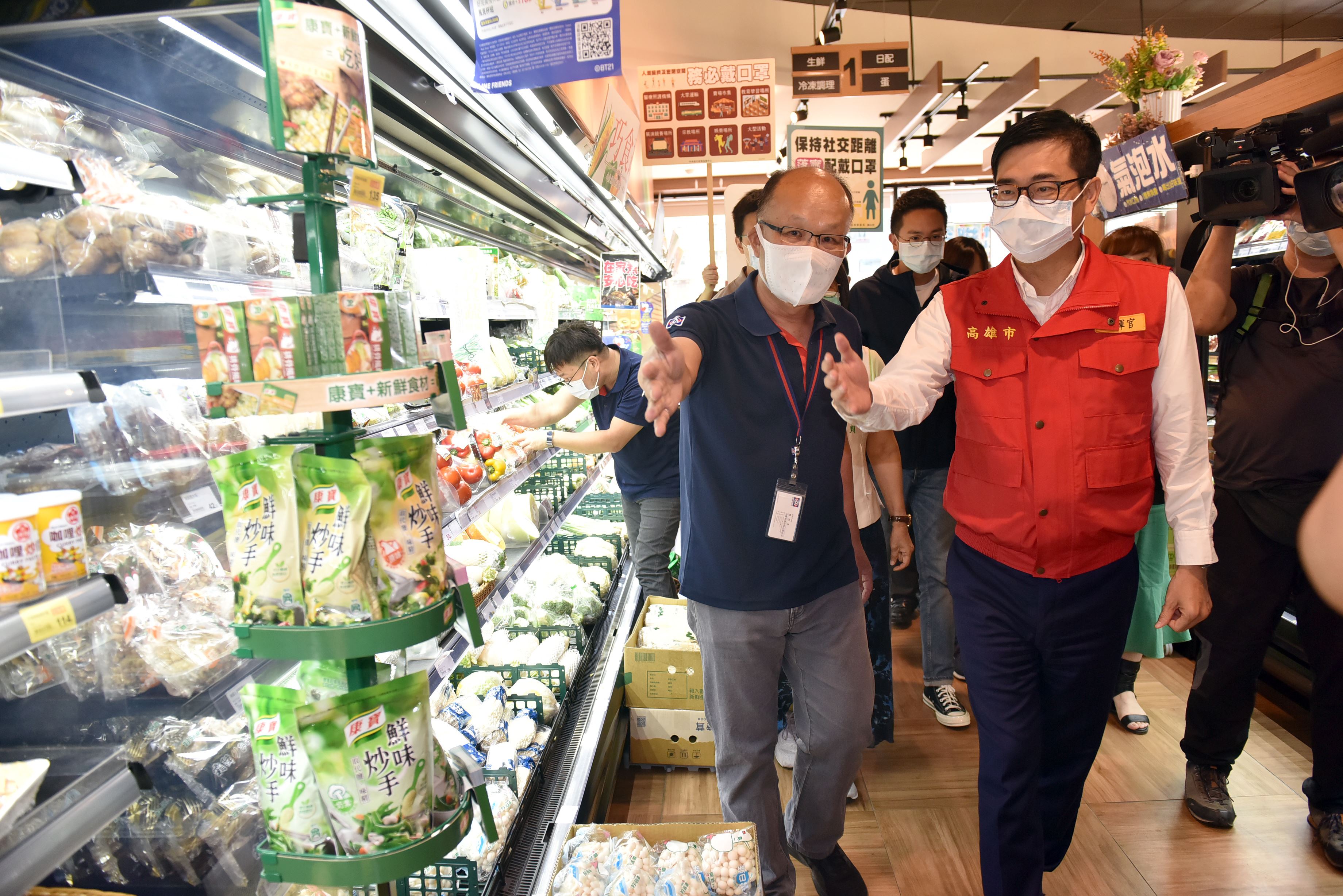 視察賣場供貨與防疫 陳其邁：物資供應足夠 不必恐慌囤貨...