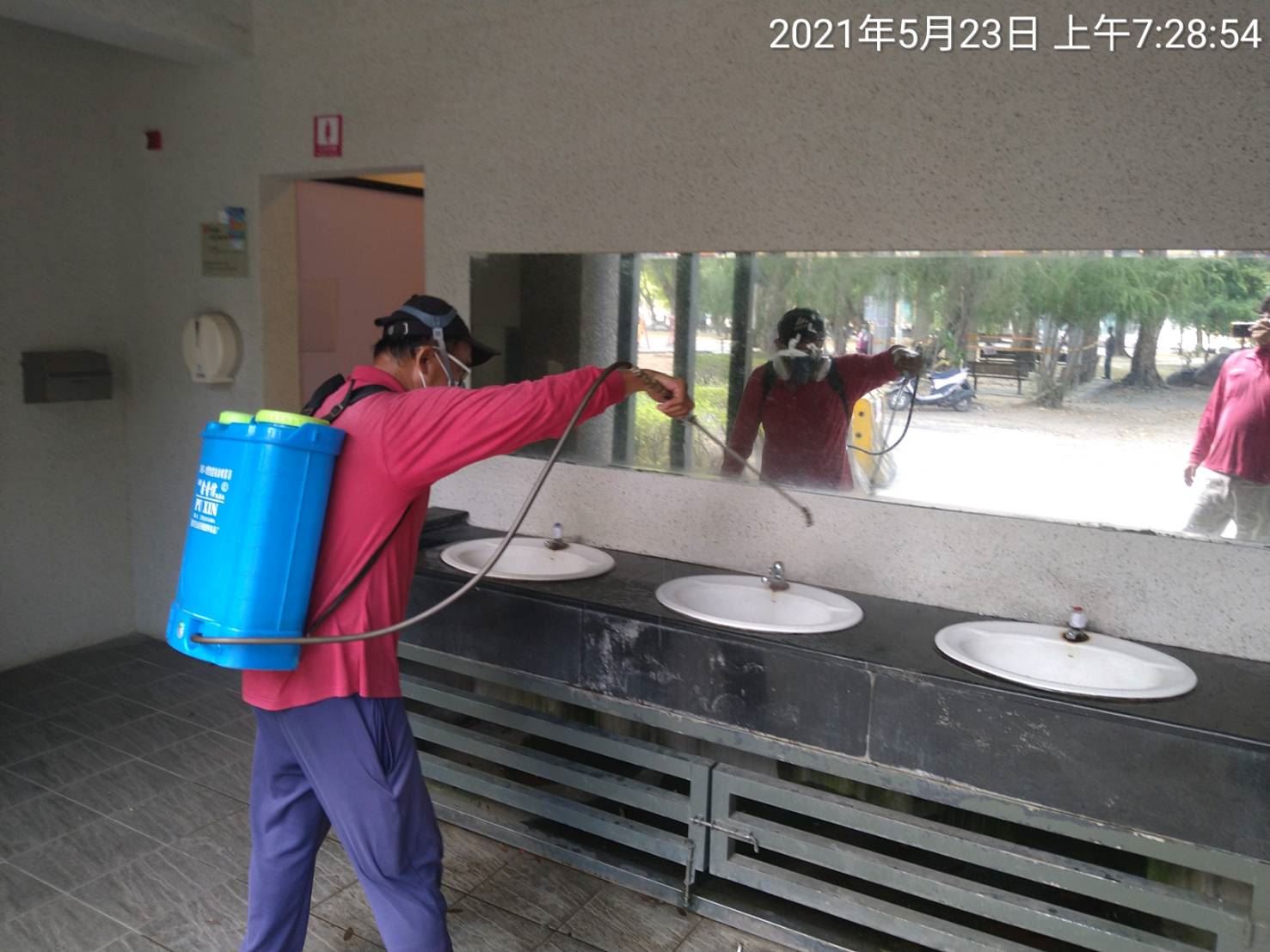 民眾需求為優先 公園公廁開放加密清潔消毒...