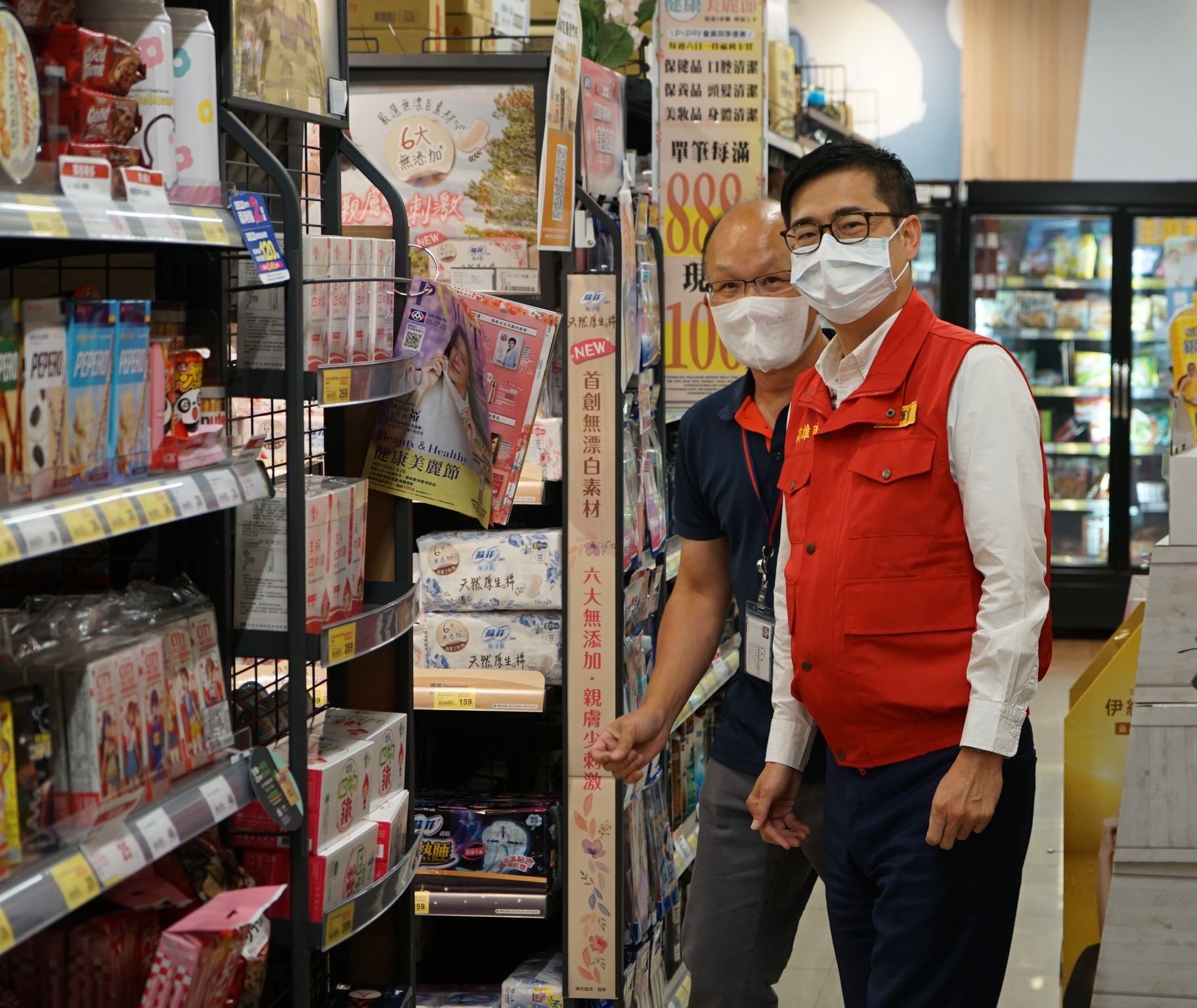 高雄超市、賣場實施人流管制 營業面積一坪一人為容留上限...