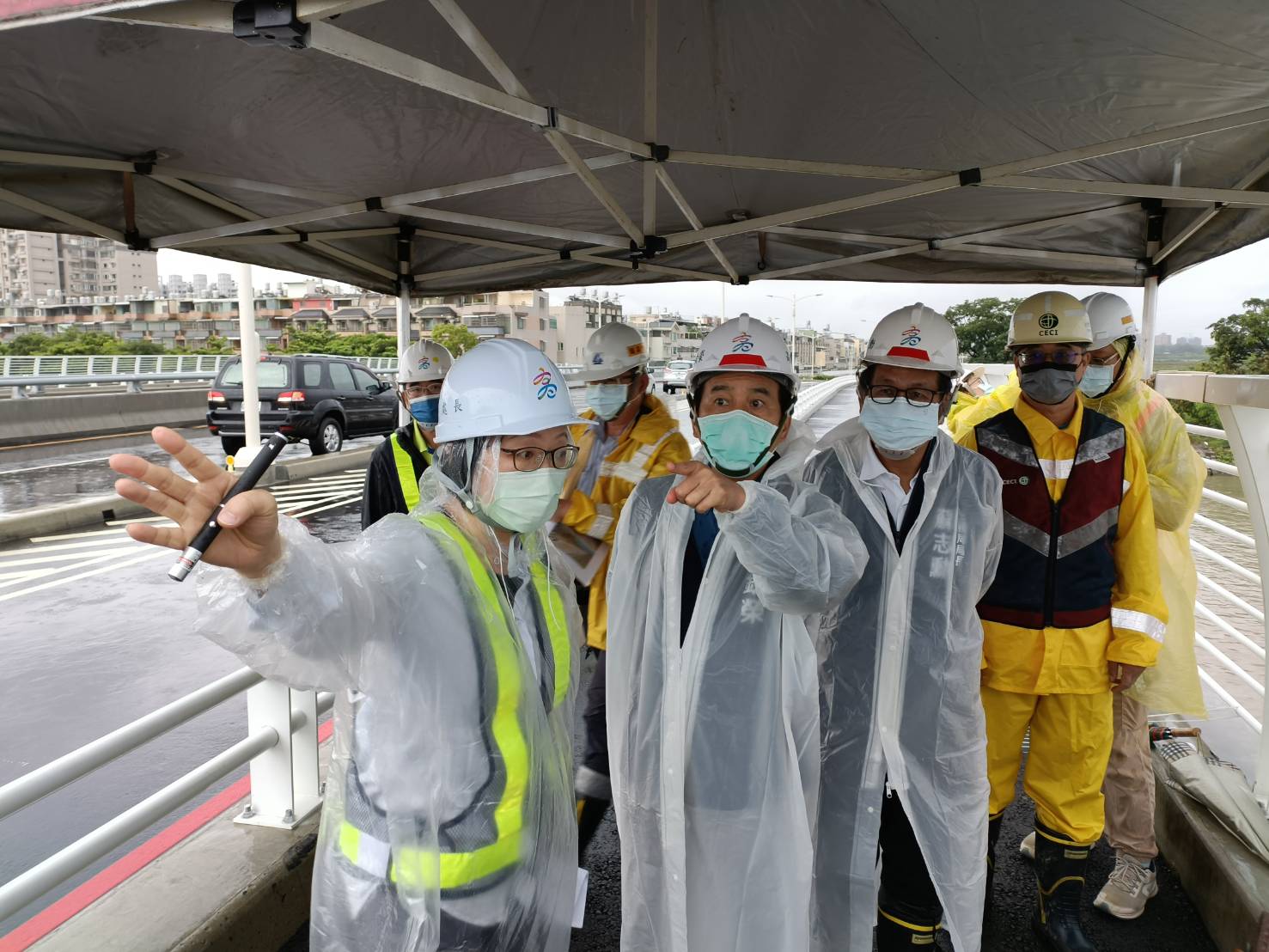 市政重大建設不停歇 林欽榮視察濱海聯外道路開闢工程...