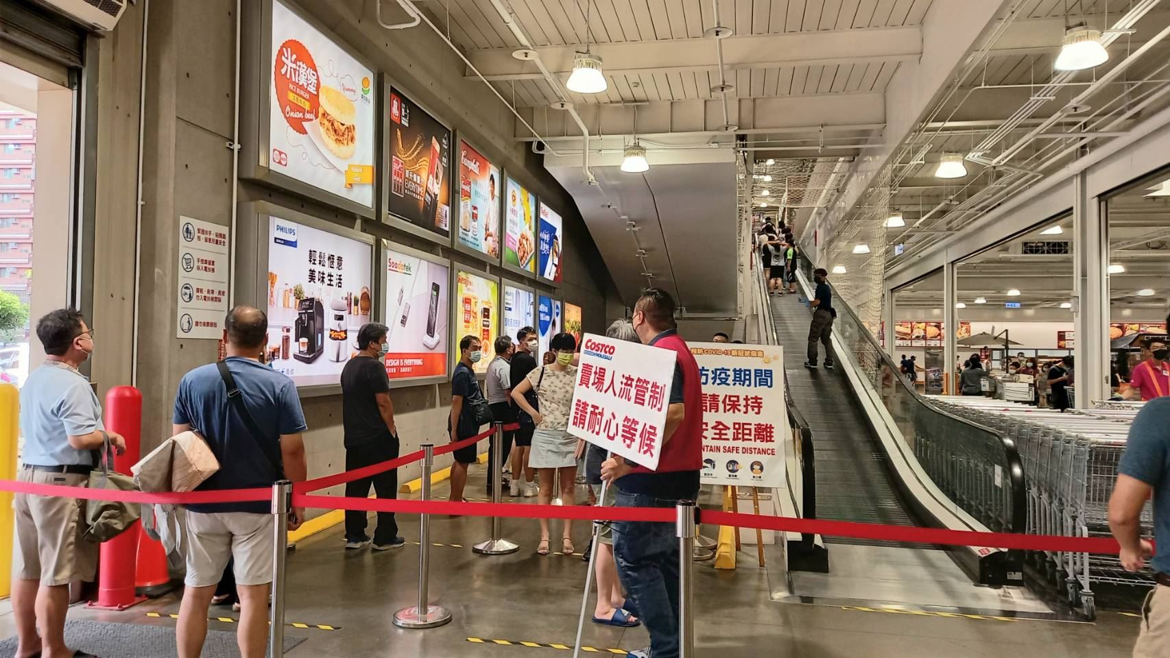 關鍵期間籲請團結防疫！高市經發局持續稽查 市場、夜市的...