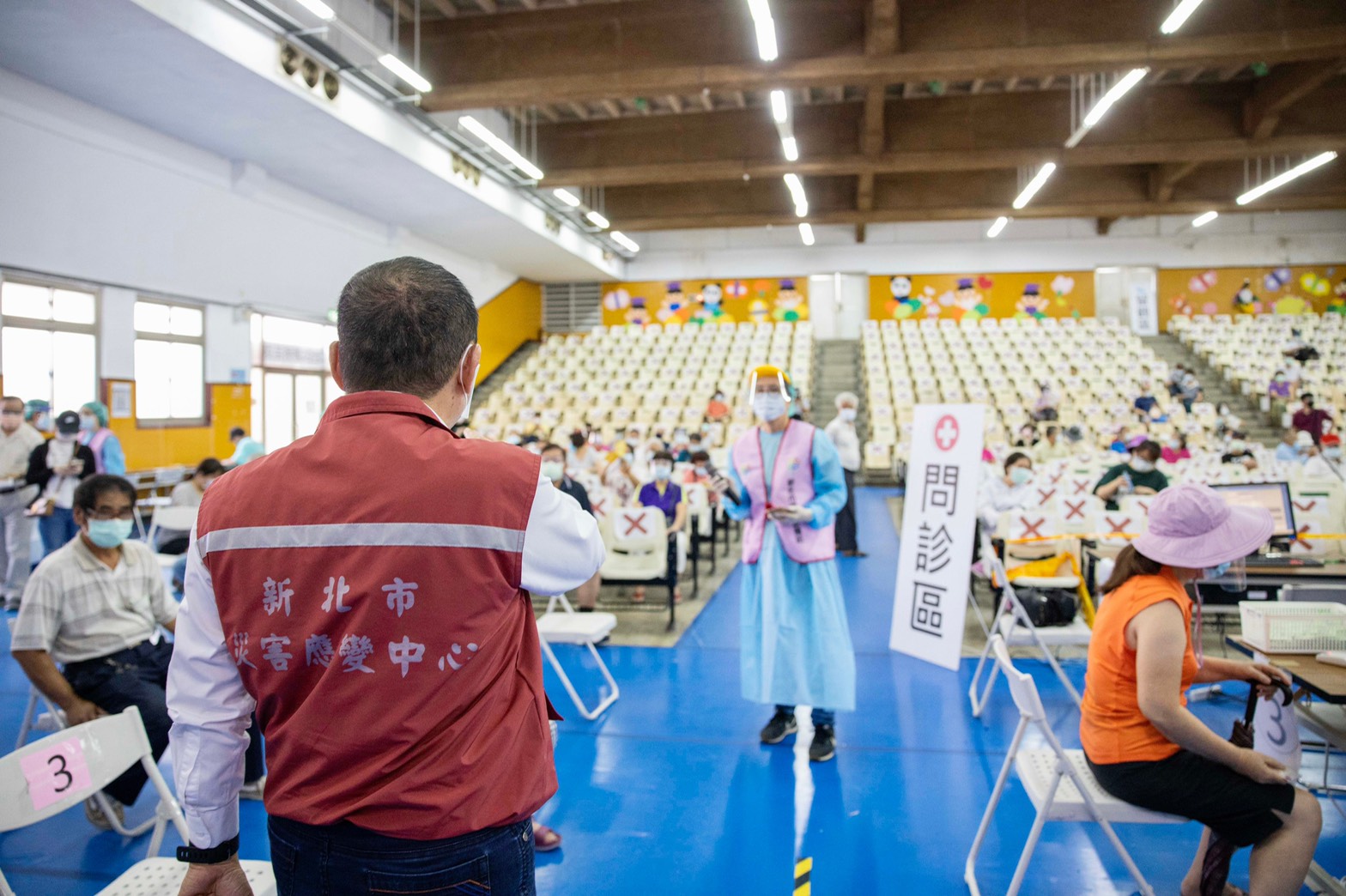 新北長者67歲以上327處接種點同步施打、65歲以上同步開放預...