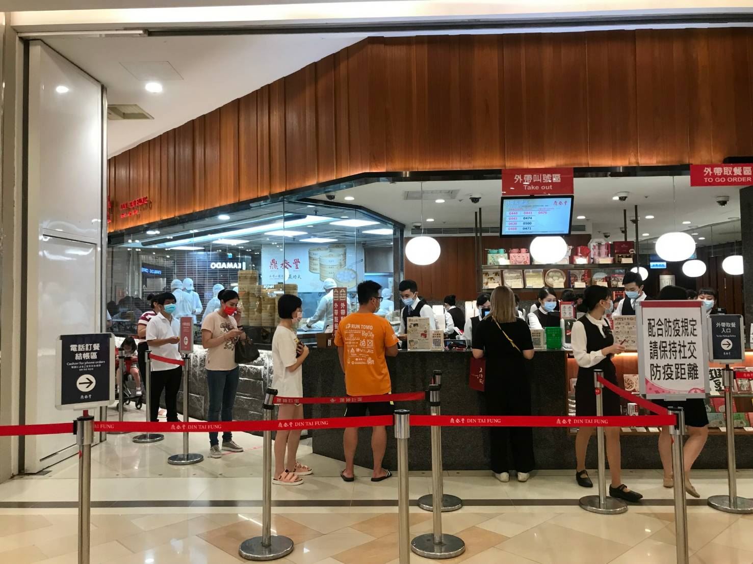 高市經發局加強稽查百貨、賣場 籲勿鬆懈分流購物減少群聚...