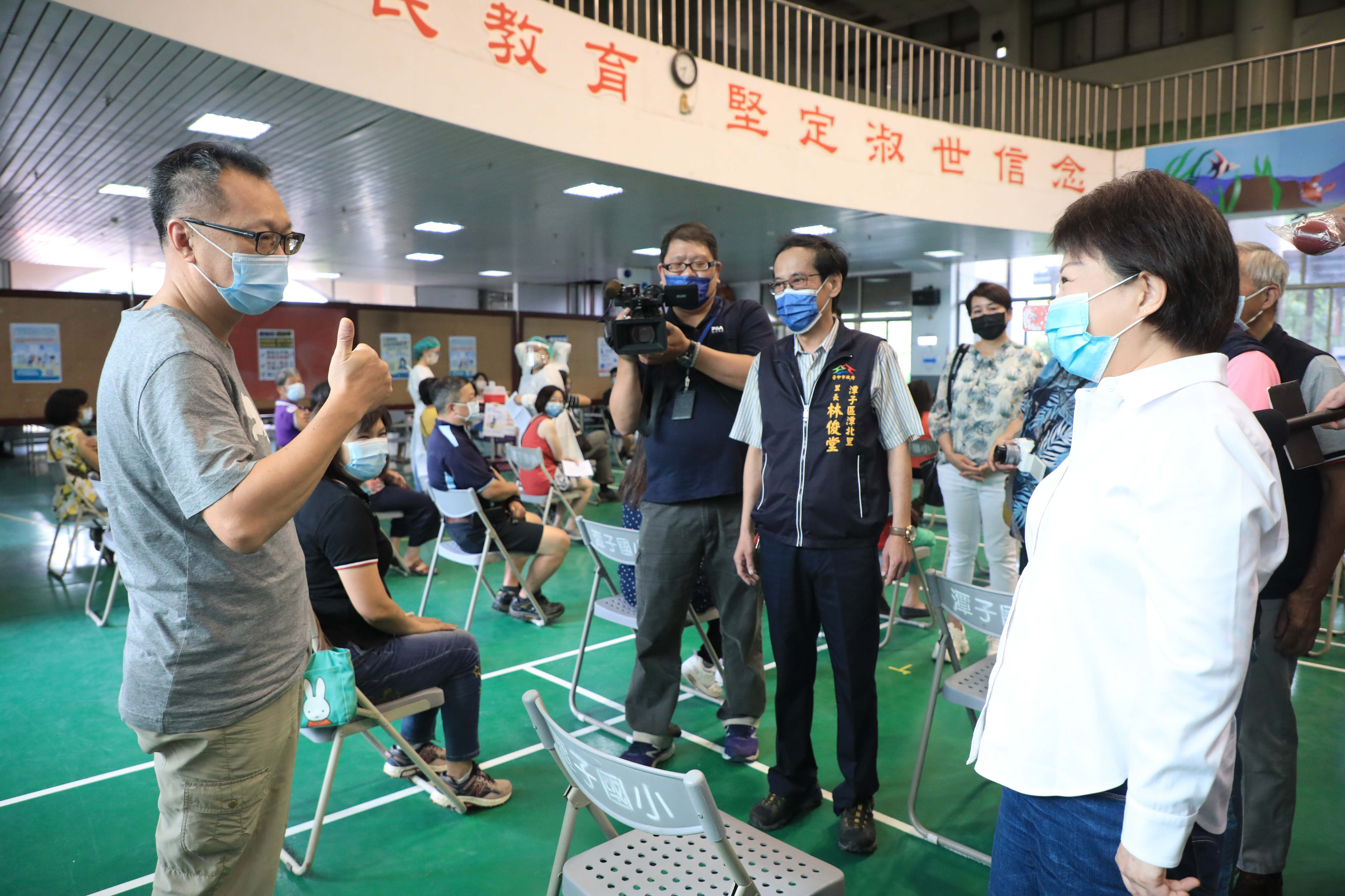 中市加開快打站支援「唐鳳系統」  盧市長視察快打站動線...
