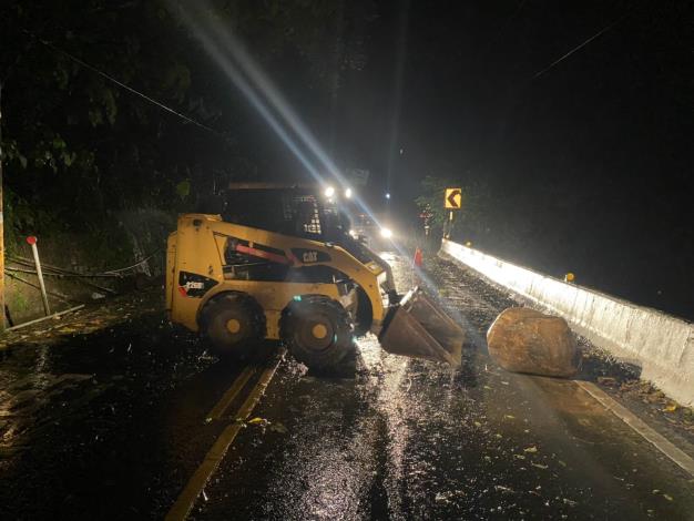 “盧碧“豪大雨 狠炸臺南 山區坍塌落石、泥流滾滾斷交通  ...