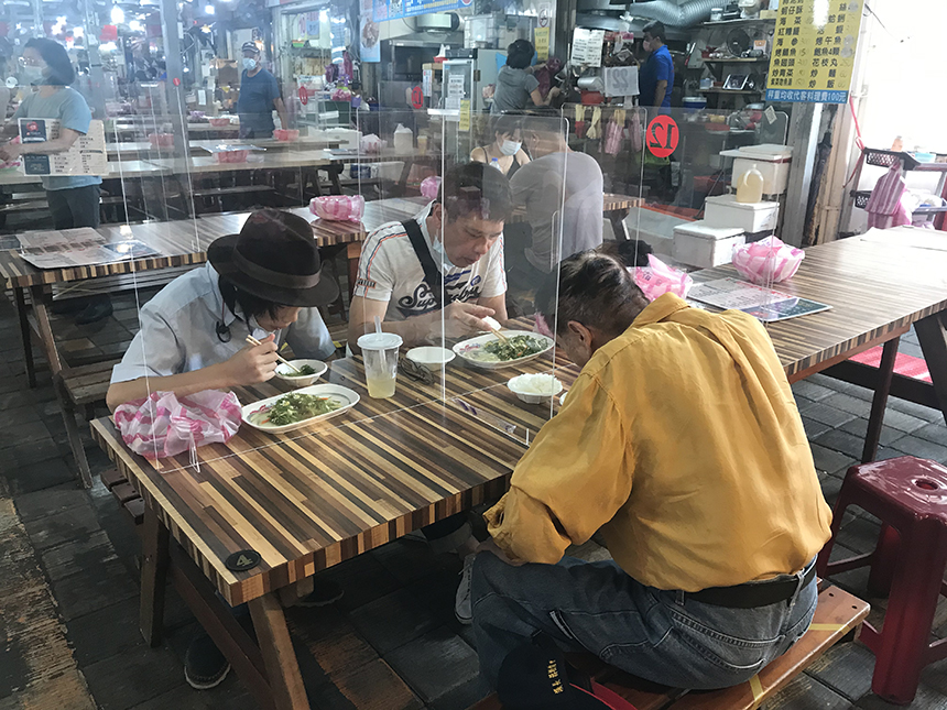 龜吼漁夫市集  內用防疫不鬆懈...