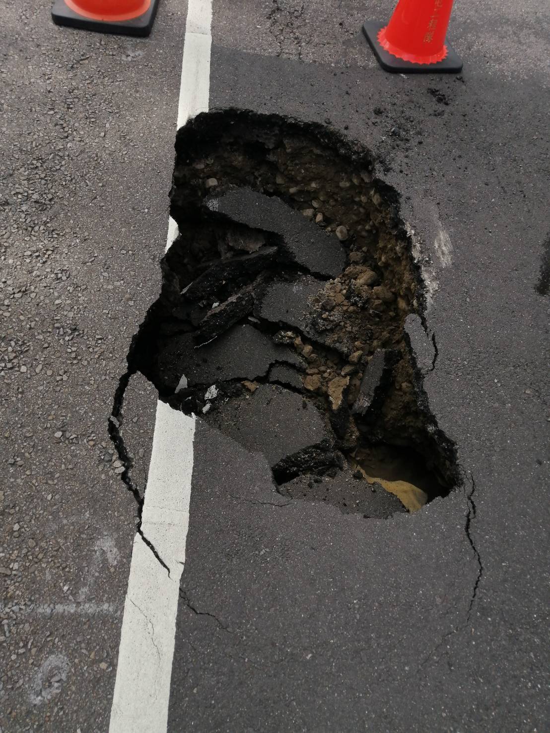 台中馬路過幾天又添一坑？近日南區新增天坑引熱議...