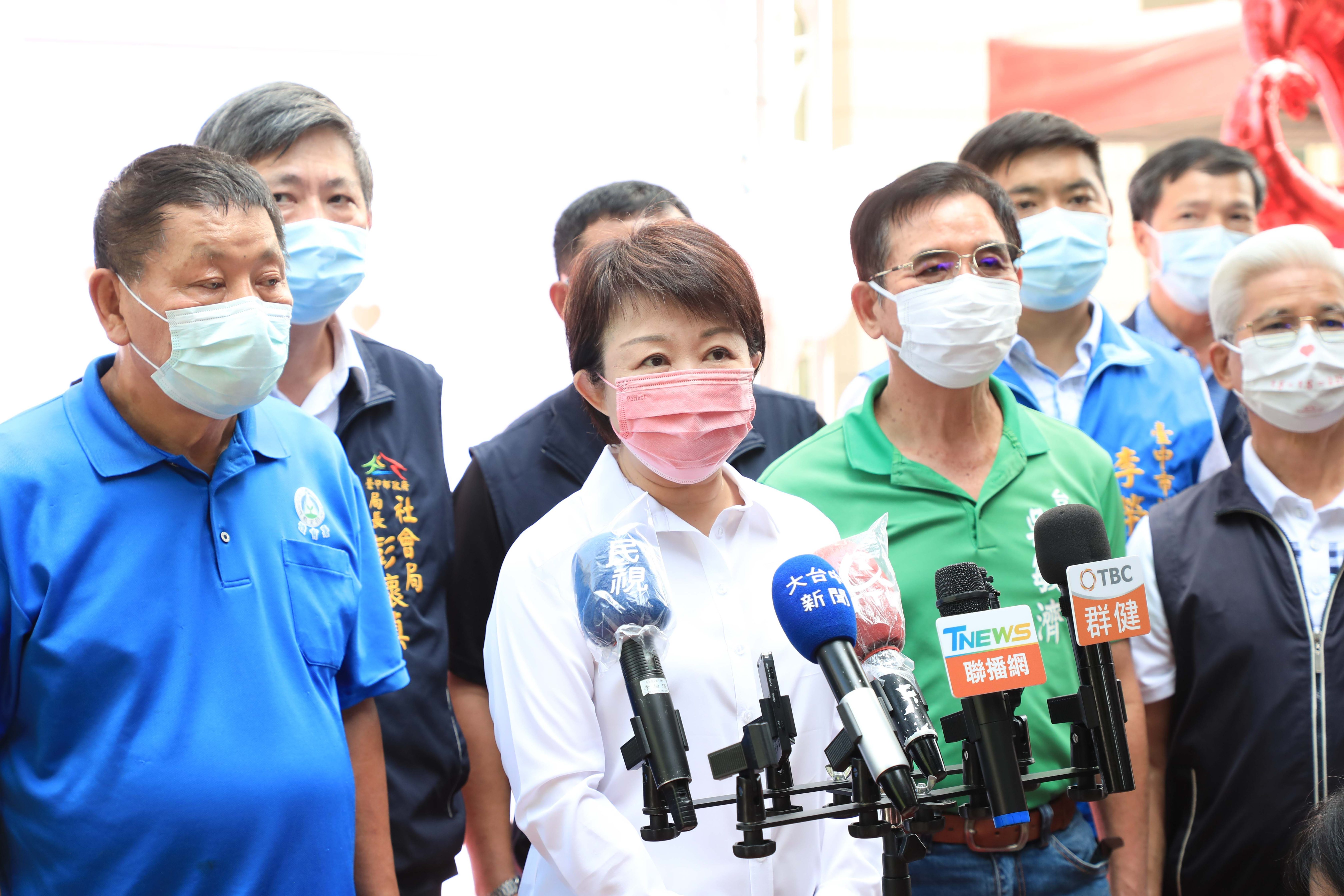 24日起家人餐廳內用可共鍋免隔板？盧秀燕：台中沒鬆懈的...