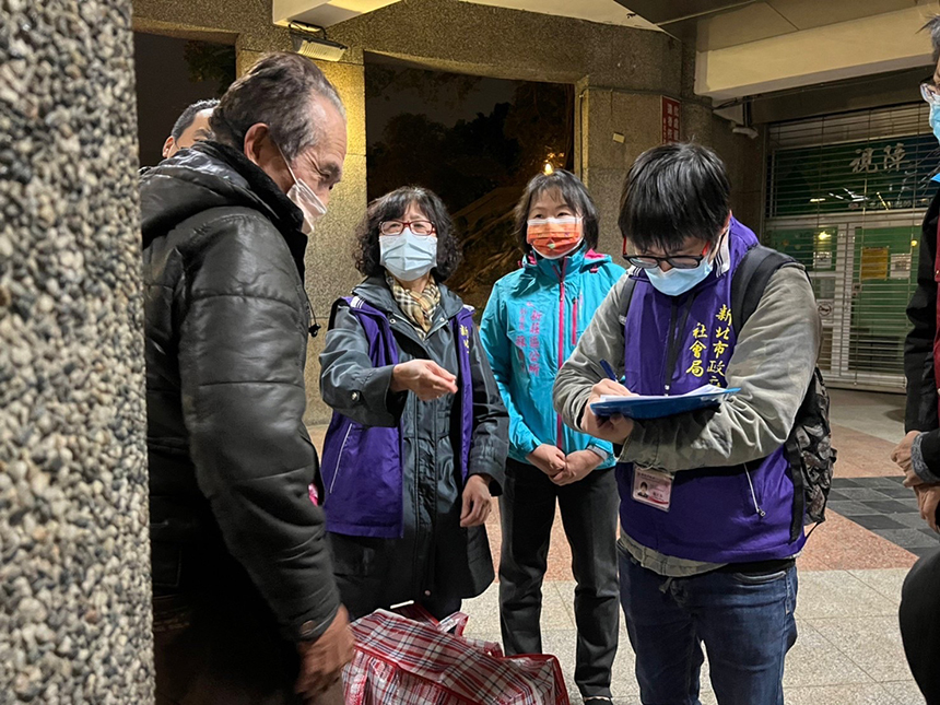 氣溫驟降  新北啟動街友與獨居長輩避寒機制...