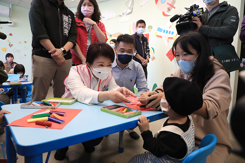 視察親子館防疫措施  市長指示加強清消守護幼童安全...