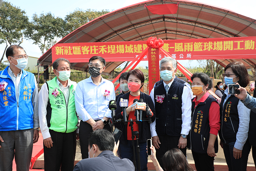 新社區風雨運動場開工  盧秀燕：打造夢幻櫻花林籃球場...