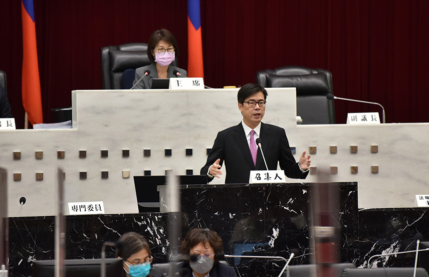 市議會施政報告  陳其邁：高雄動起來  攜手向前行