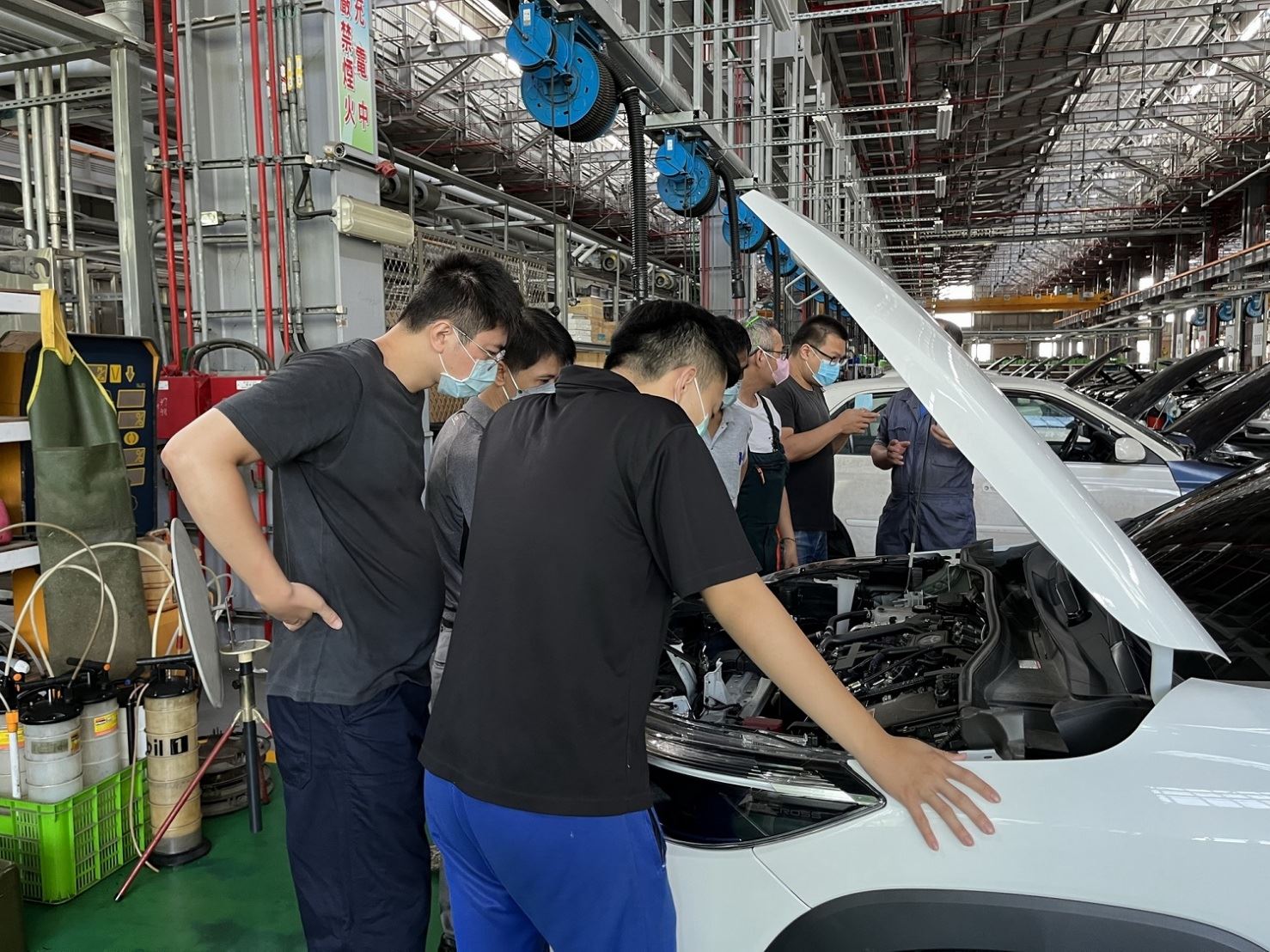 高市勞工局攜手汽車服務大廠 助職訓學員佈局油電車修護市場