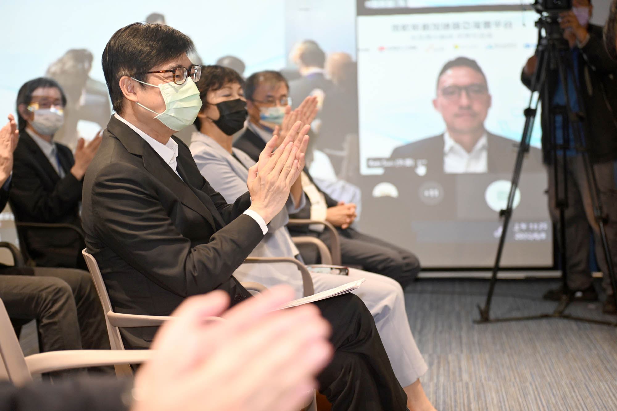 高雄7廠商入選微軟新創加速器 陳其邁：亞灣是接軌國際戰...