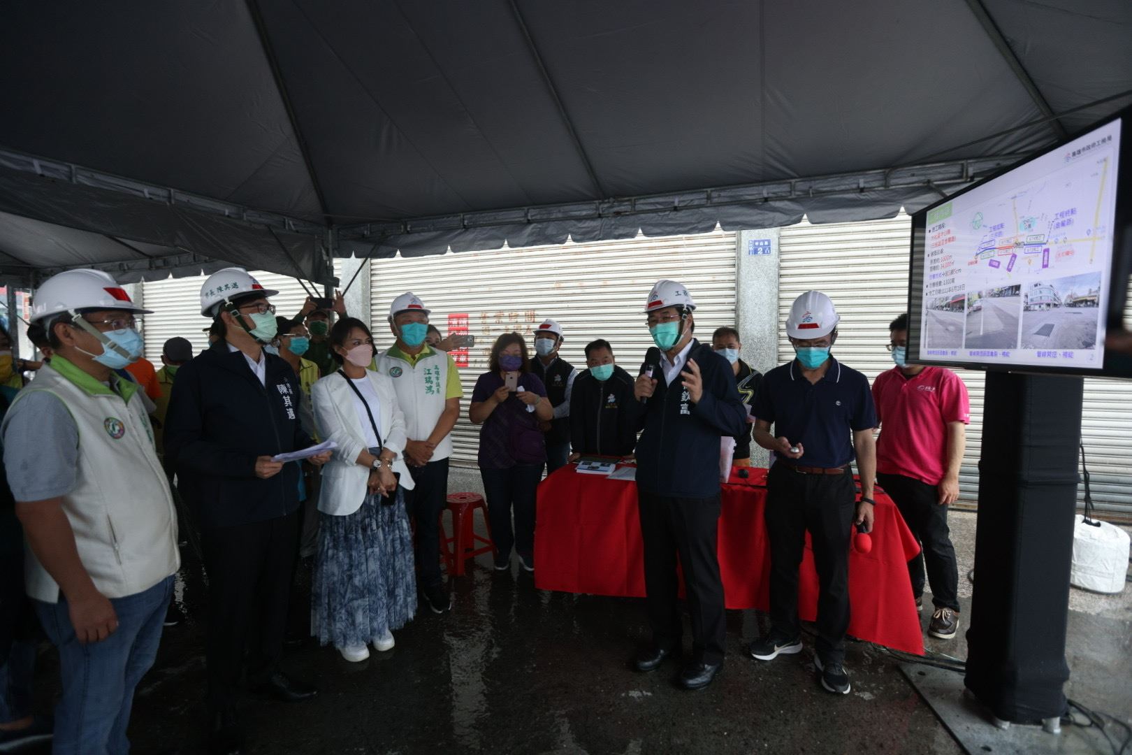陳其邁視察大社中山路道路改善工程 加速實現高高平路平目...