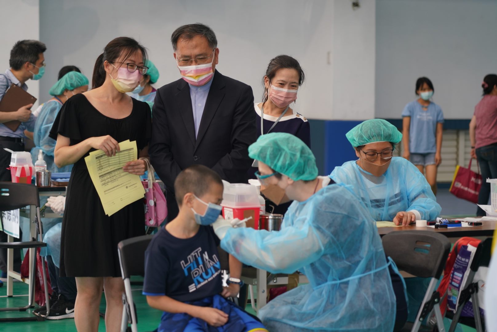 臺北市兒童疫苗第2劑國小校園接種開跑  私立及獨立幼兒園...