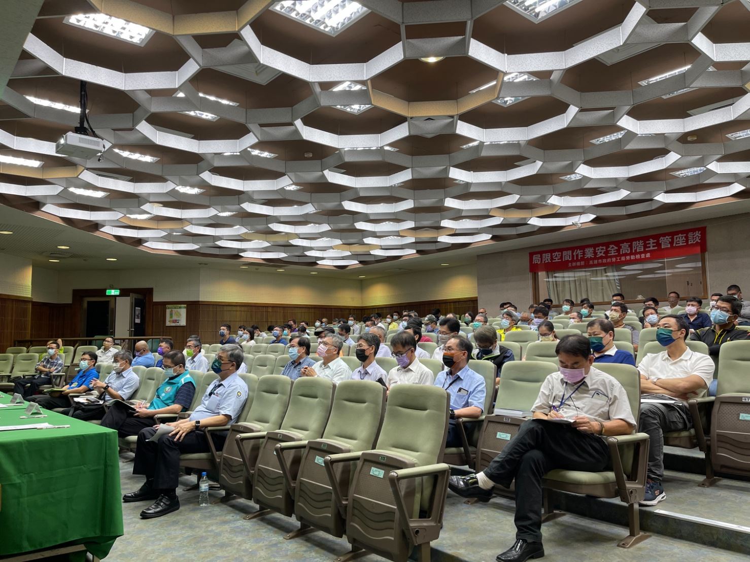 確保下水道工作安全 高市召集作業廠商研擬對策...