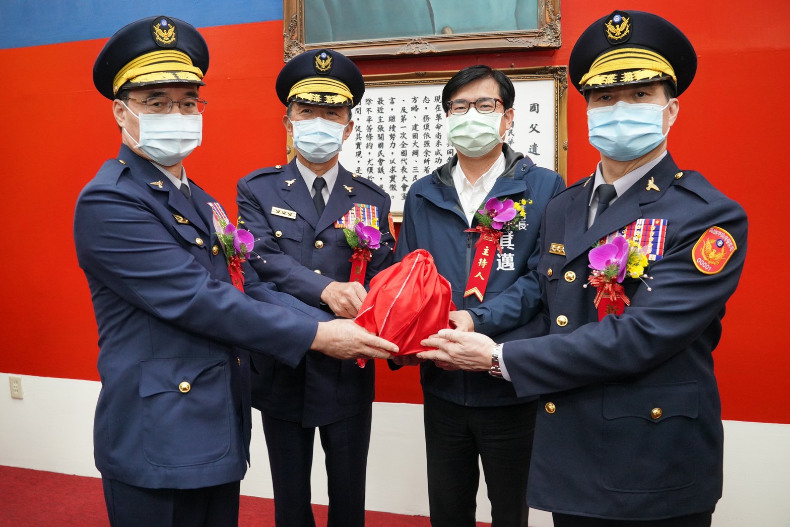 主持市警局新卸任局長交接 陳其邁期勉落實治安工作保護市...