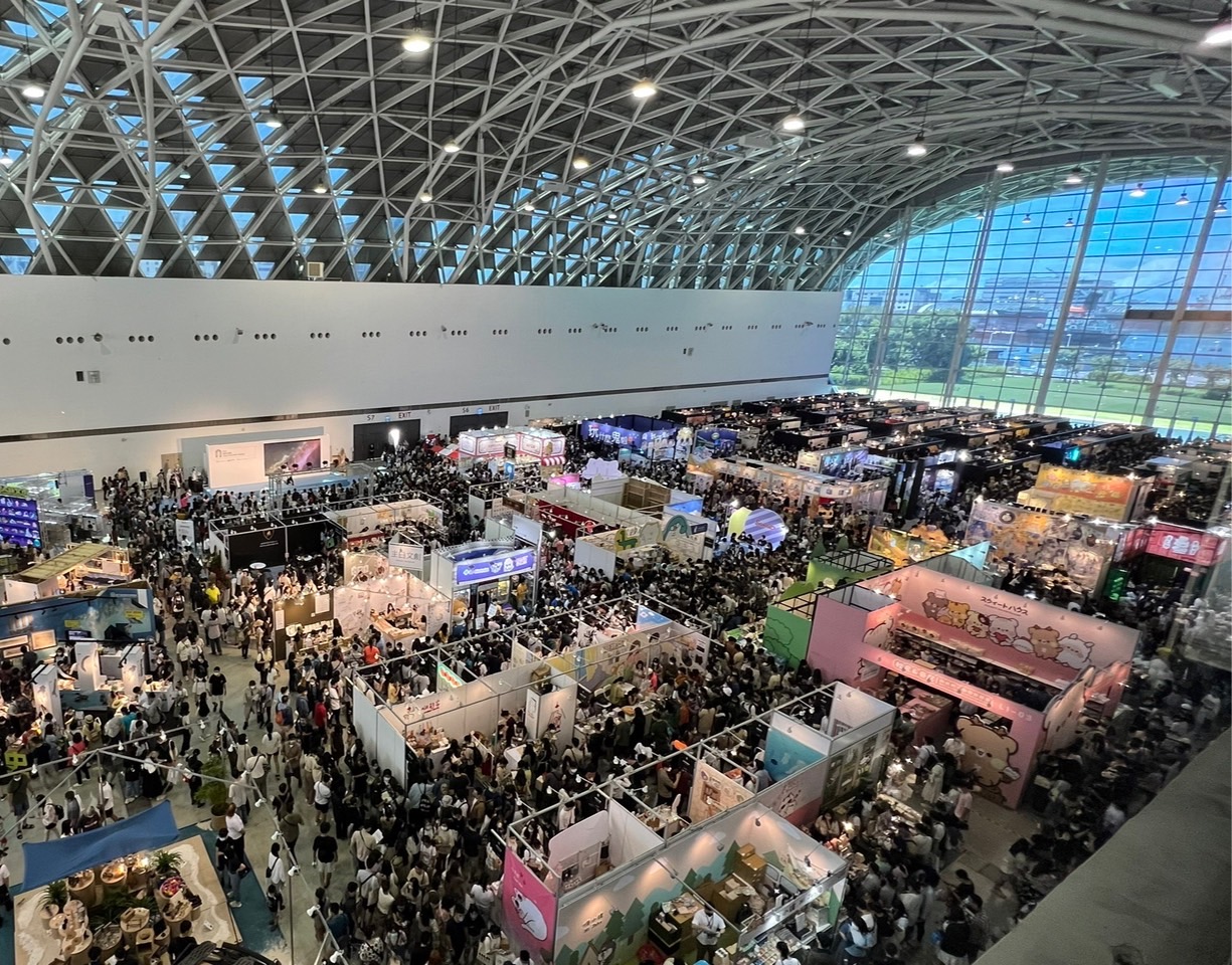 2022臺灣文博會在高雄  粉絲展現十足熱情用新台幣持續下架商品