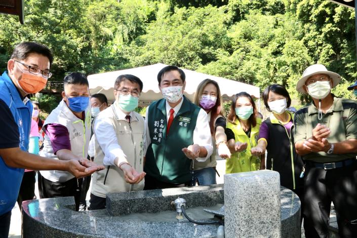 視察白河區關子嶺寶泉露頭步道災後復建工程 黃偉哲打造安...