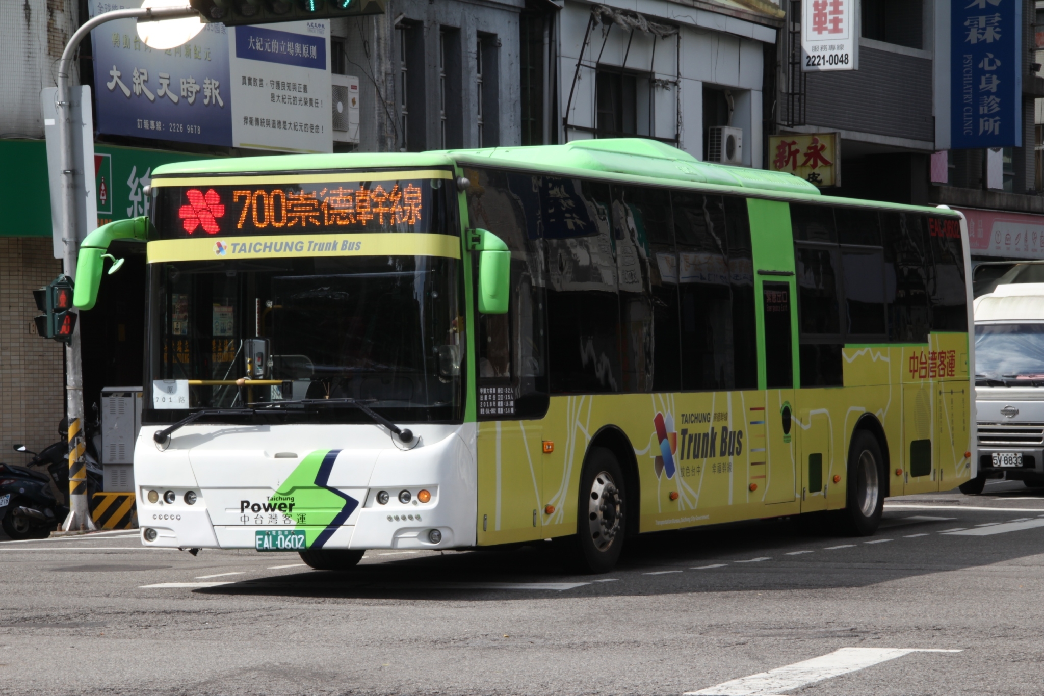 開學首日4條跳蛙公車上線  民眾乘車情況順暢...