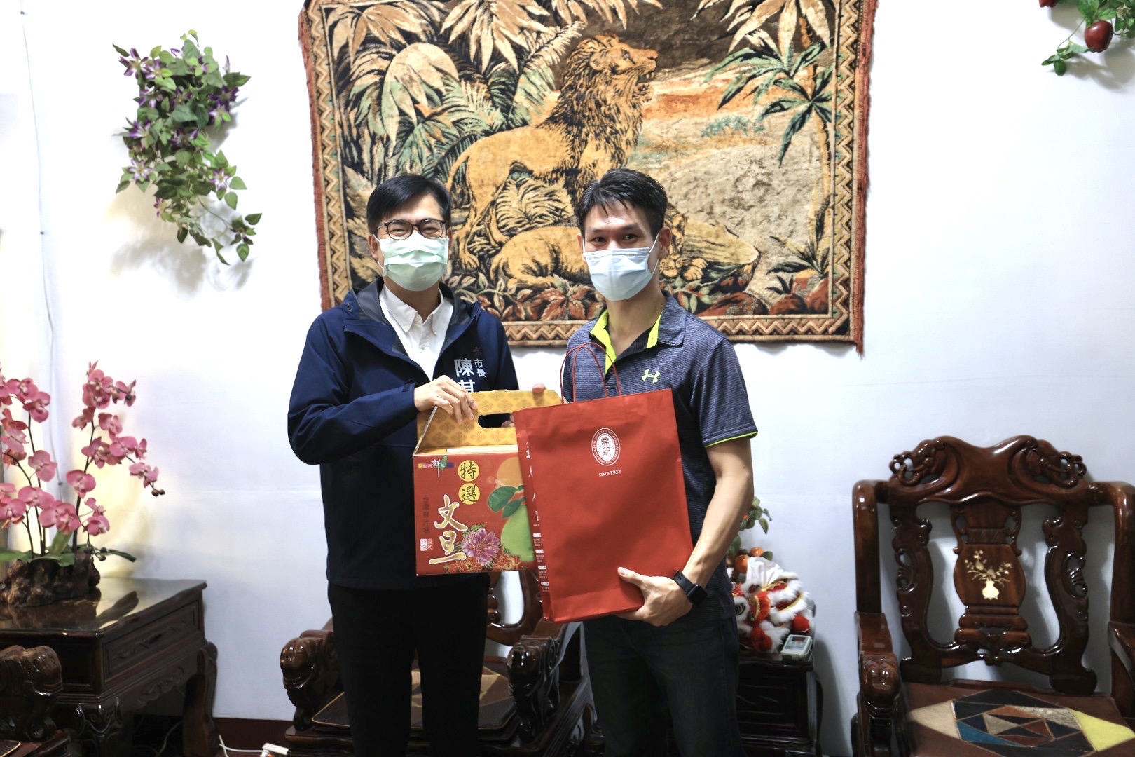 秋節探視第一線警消 陳其邁感謝守護城市安全 全力做警消...