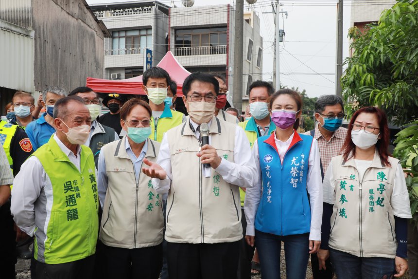 地主無償提供土地開闢官田區165線旁8M計畫道路 黃偉哲讚揚...