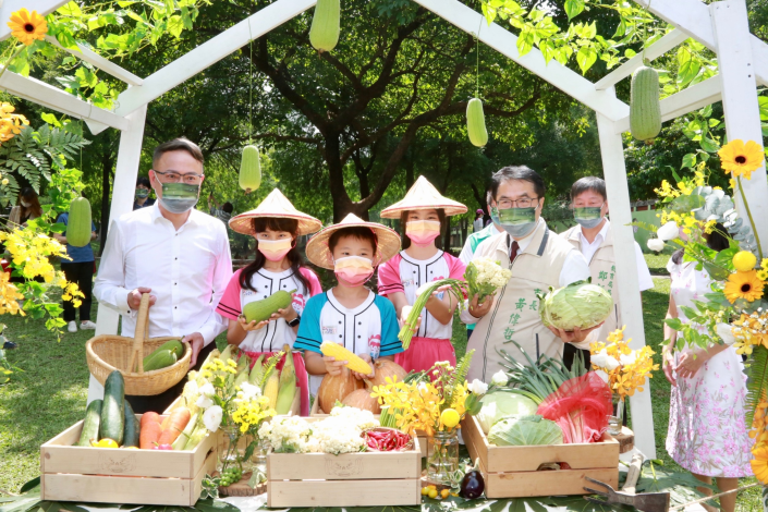 黃偉哲爭取5億改善學校中央廚房 自辦午餐比例逾9成摘六都...