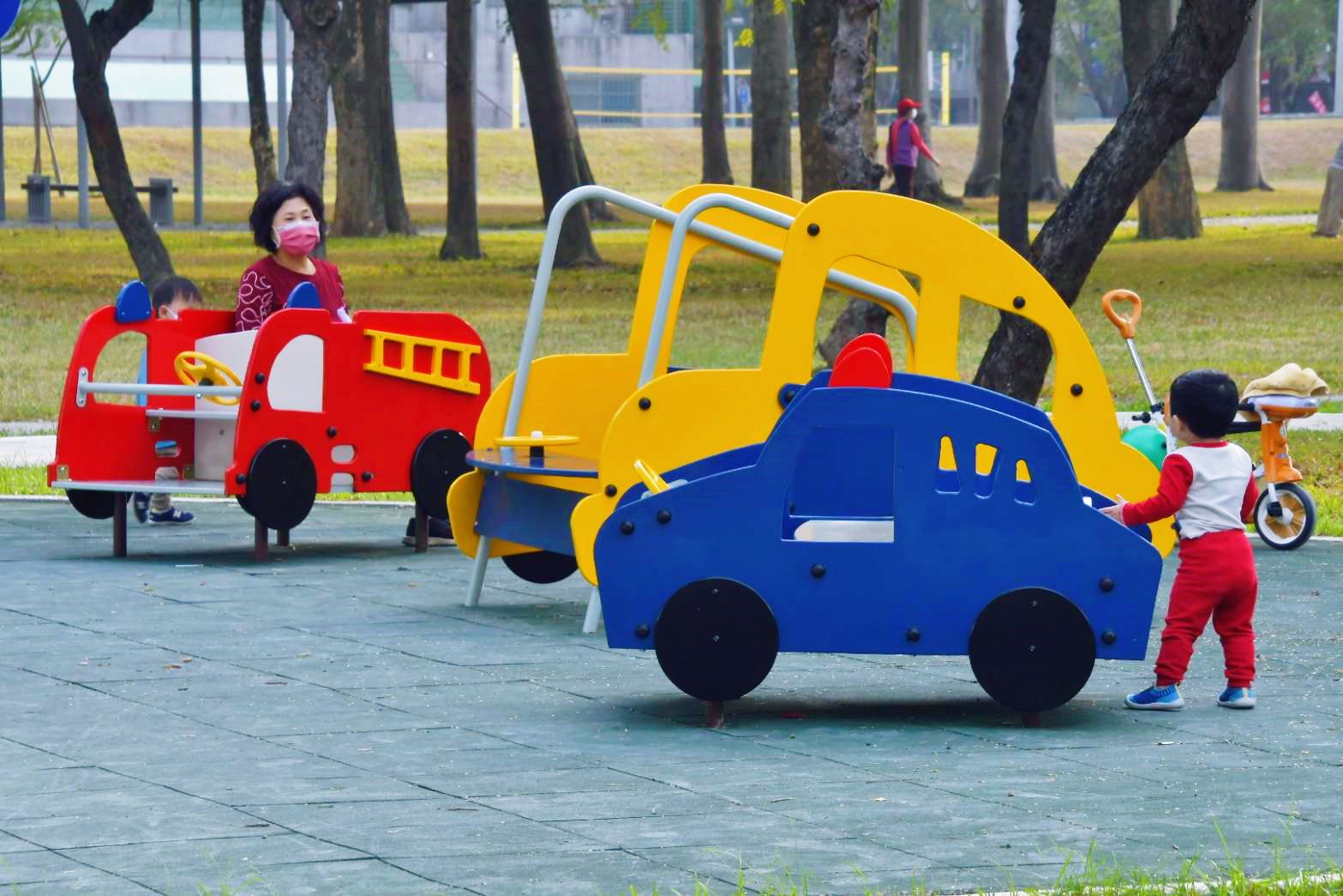 首座結合交通教育新強公園滑步車場體驗趣...