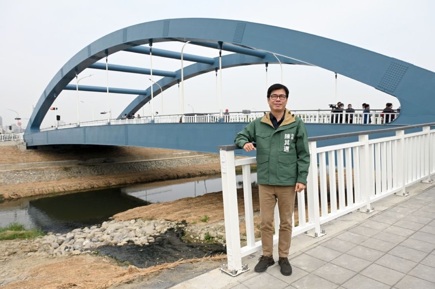 鳳山頂庄一街銜接寶陽路橋梁新建工程通車 陳其邁：便利居...