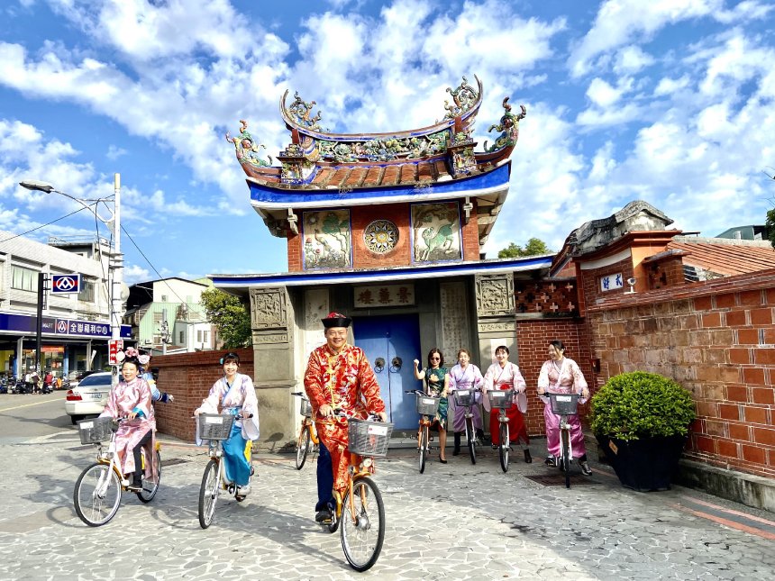 新「騎」觀！  YouBike玩穿越漫遊霧峰林家花園...