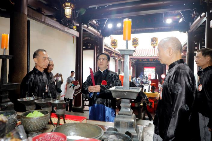 台南春祭武聖祭祀大典黃偉哲任正獻官  古禮六佾舞莊嚴隆...