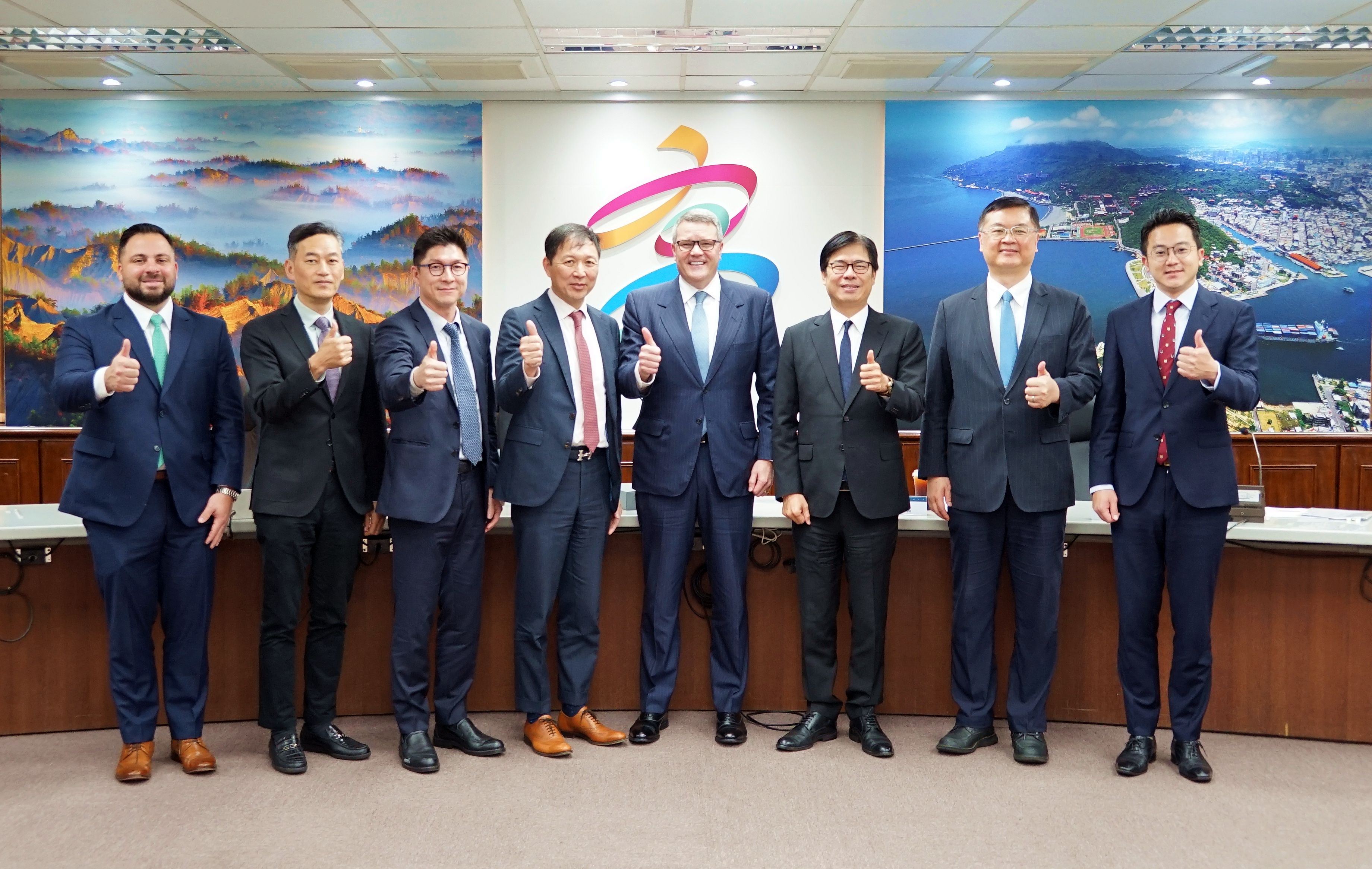 思科偕凌羣電腦拜會高市府  商議智慧城市、資安、人才合...