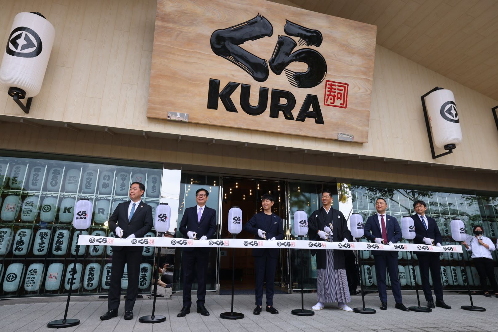和食文化打造新地標  藏壽司首家全球旗艦店亞灣開幕