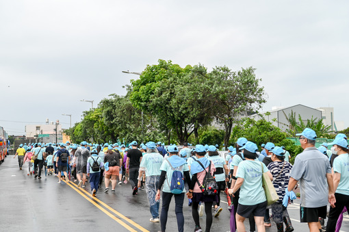 出席觀音千人健走活動 王副市長鼓勵走出戶外、有益身體健...