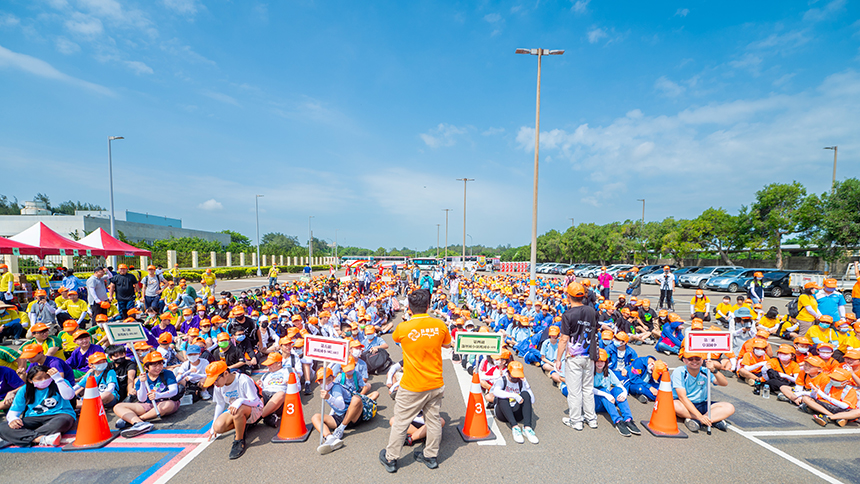 台灣科慕公司攜手樹林水環境巡守隊  引領學子走讀大堀溪...