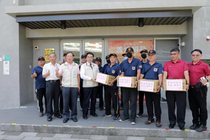 南市開元陸橋拆除作業倒數 黃偉哲巡視關心公園消防分隊救...