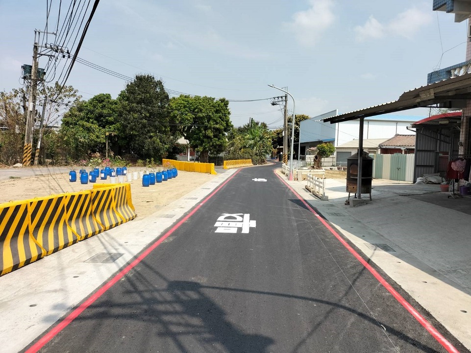 燕巢區中路巷中安宮前道路開闢工程完工  %E7線路型提升區...