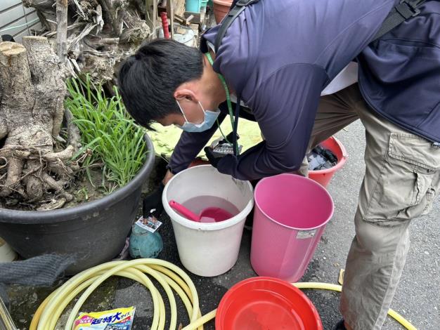 面臨陣雨嚴峻挑戰 市府同力協契抗登革 呼籲市民速速打摒...