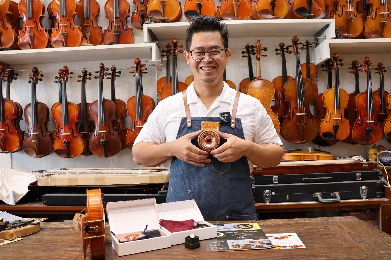 大提琴家的神祕甜甜圈竟有神奇效果 高雄「提琴醫生」巧思奪國際發明大獎