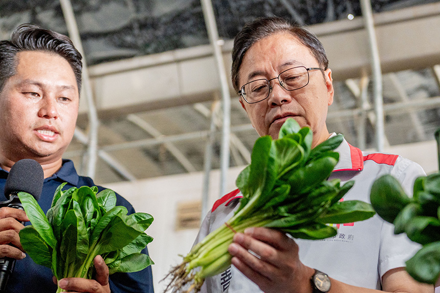 張善政視察農區防災整備情形  提醒農友提早做好防颱措施...